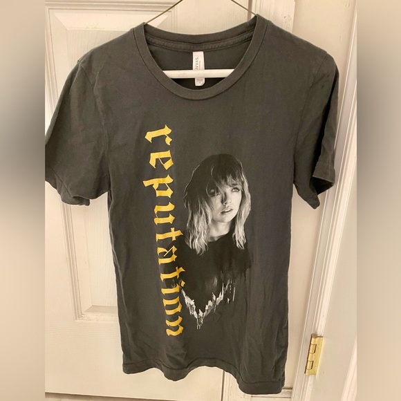 Taylor Swift Reputation Concert Shirt - Picture 2 of 5